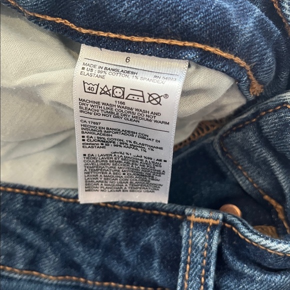 Old Navy Women’s Jeans - OG Straight Jeans Cropped High Rise Distressed Hem sz 6 - Picture 8 of 10